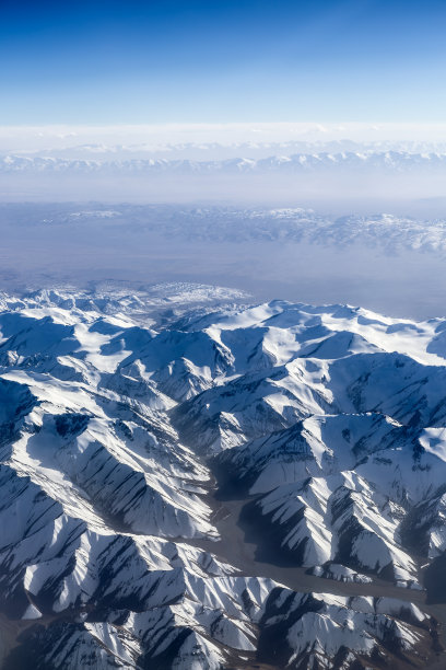 天山雪山