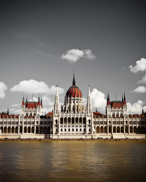 匈牙利红色标志建筑