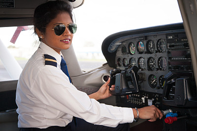 女性飞行员