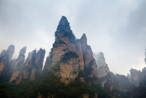 张家界雨景