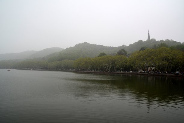 雨中杭州