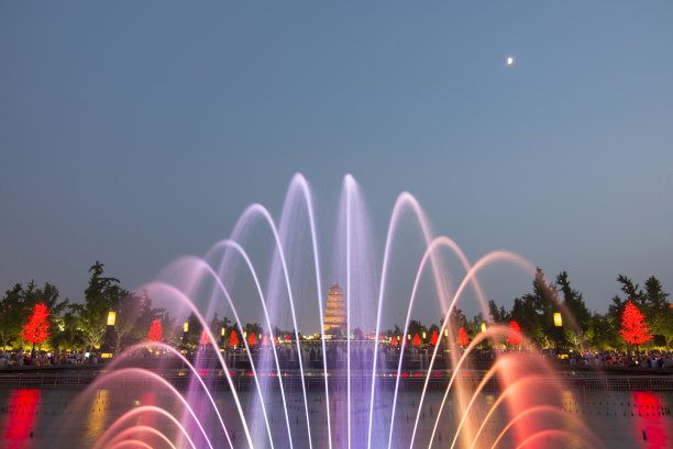 西安大雁塔喷泉