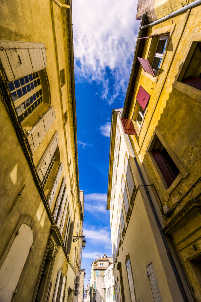 法国阿尔勒城市街道和建筑