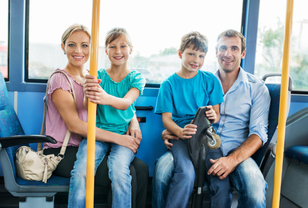 家庭旅行巴士