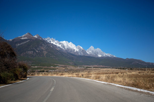 玉龙雪山道路