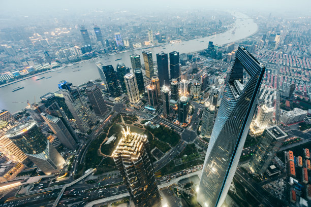 从上海中心大厦俯瞰