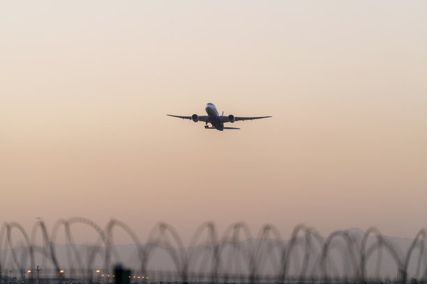 中华航空公司,飞机起飞