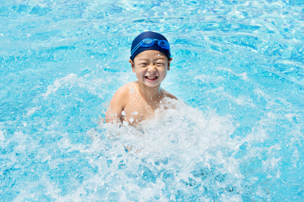 儿童水上乐园夏天夏季