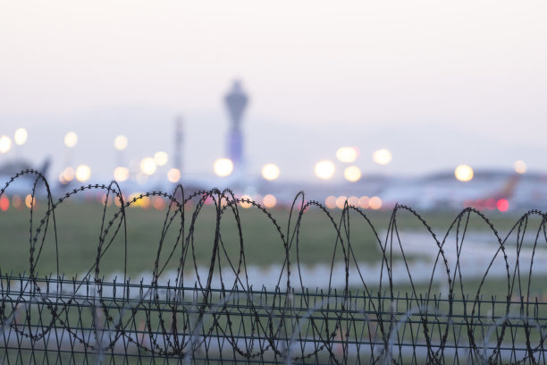 中华航空公司,飞机起飞