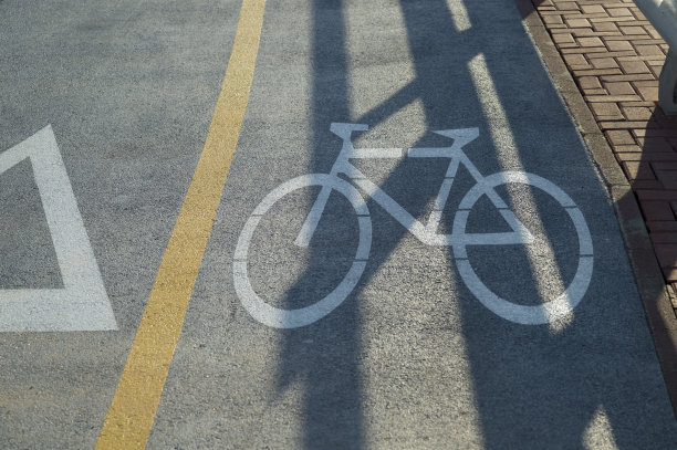 路边自行车停车标志