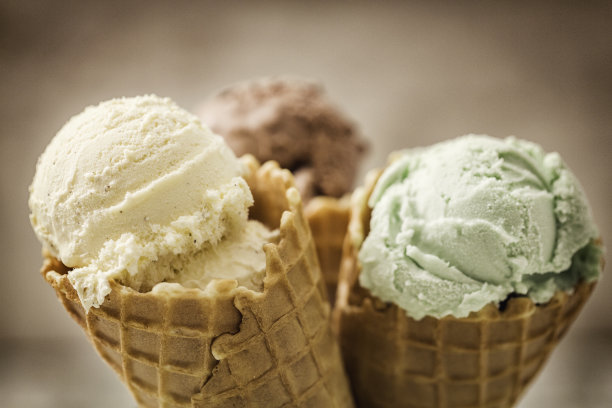 甜筒冰淇淋圣代