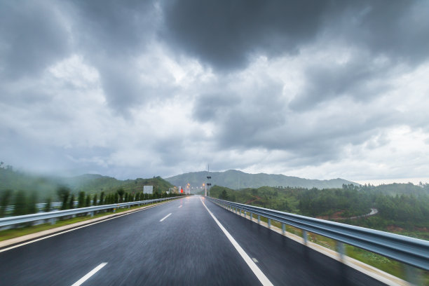 高速公路护栏