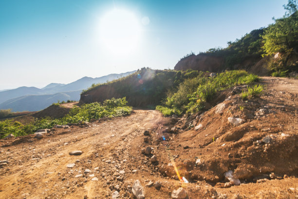 山丘峰顶