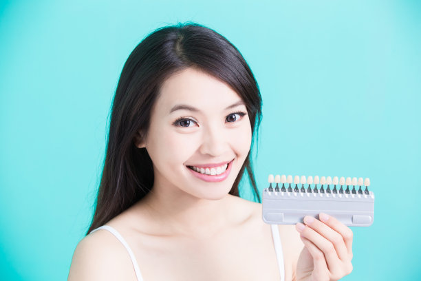 女人,人的牙齿,齿色图,牙齿美白,色板,筋疲力尽,口腔卫生,水平画幅