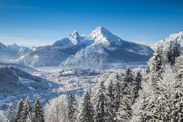 农舍雪景