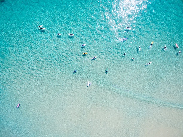 海滩海浪