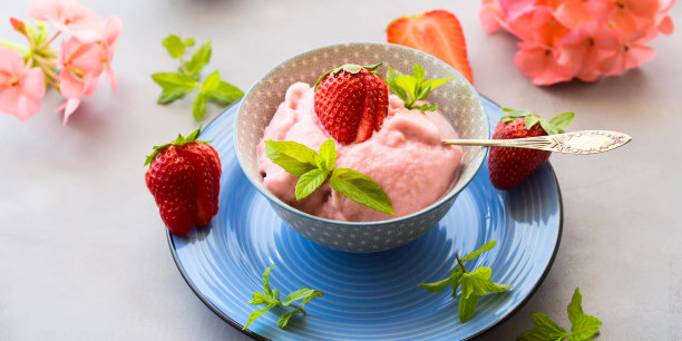 清凉一夏 草莓沙冰