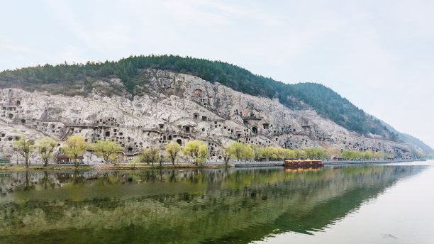 龙门石窟全景