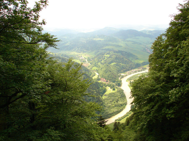 河道山体鸟瞰