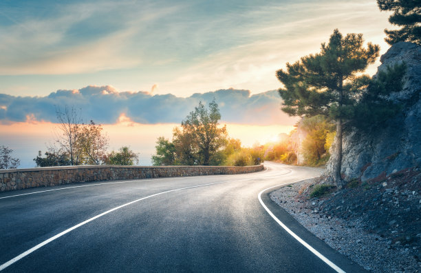 阳光道路