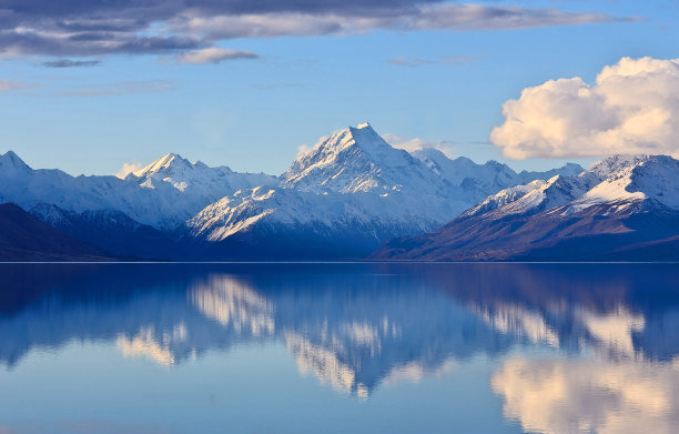 湖面雪景