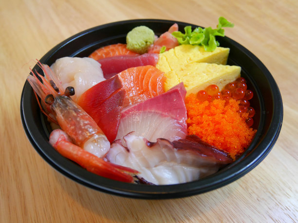 红鱼子寿司