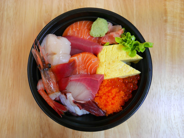 红鱼子寿司