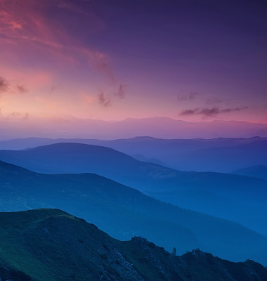 夕阳下的大山风景