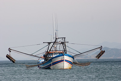 捕虾船