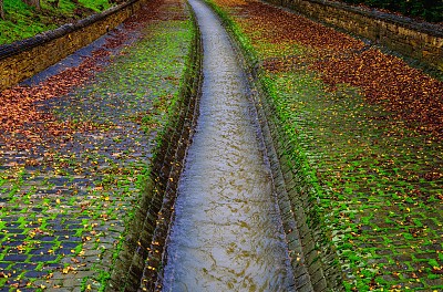 水渠