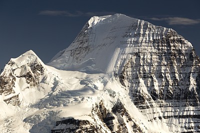 罗伯逊山