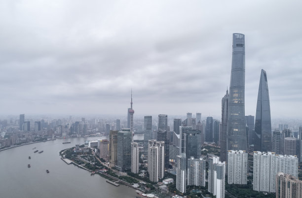 从上海中心大厦俯瞰