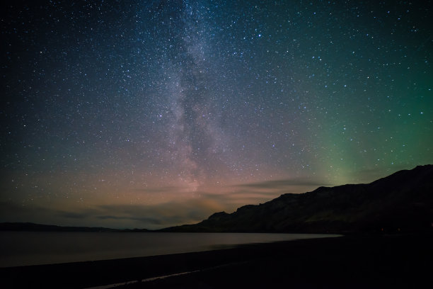 北极光夜空