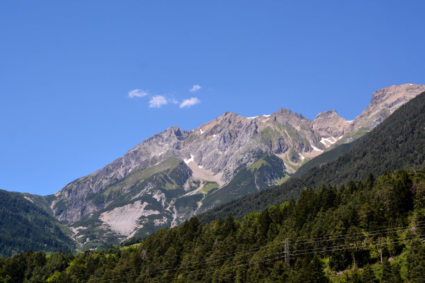 大角鹿山脉