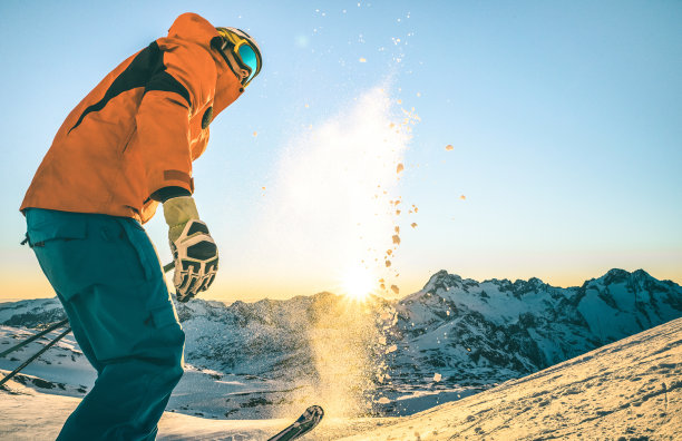 冬季运动会高山滑雪运动员