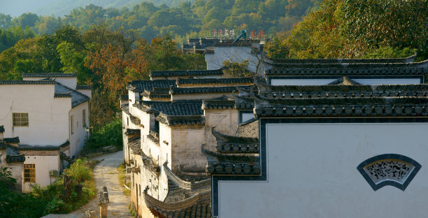 宁静的小山村