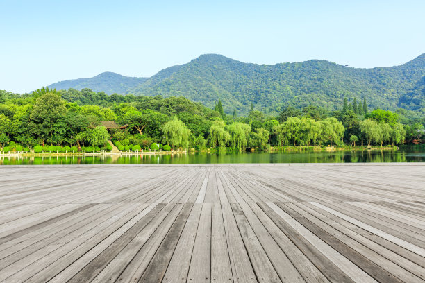 湖边步道