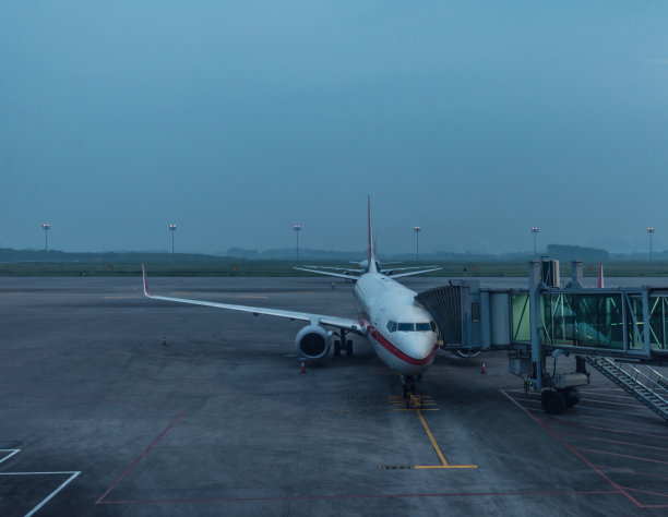 中华航空公司,飞机起飞