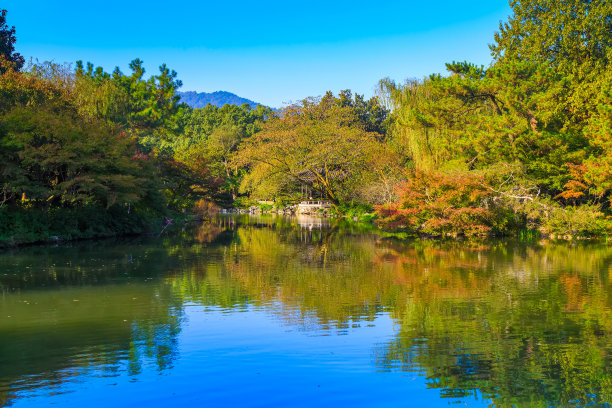 亭台楼阁风景图