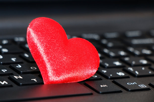 红色键盘上爱心