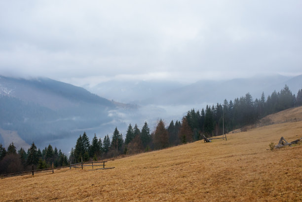 大角鹿山脉