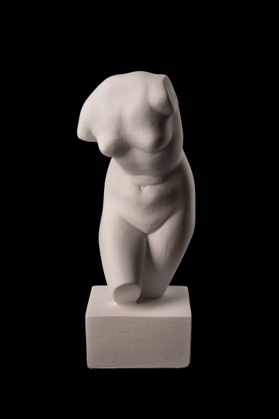 古代女性雕塑
