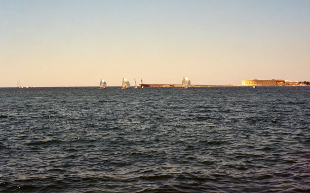 帆船比赛背景