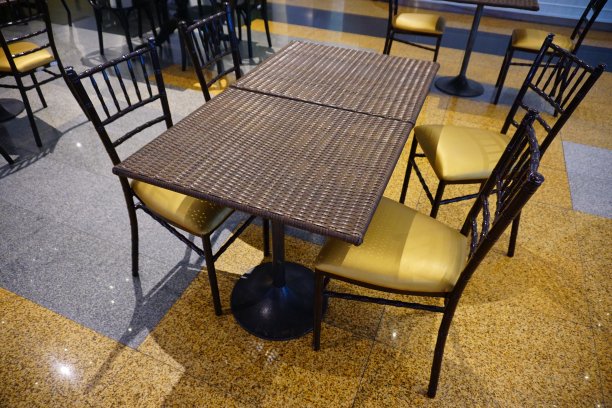 餐厅装修餐桌餐椅