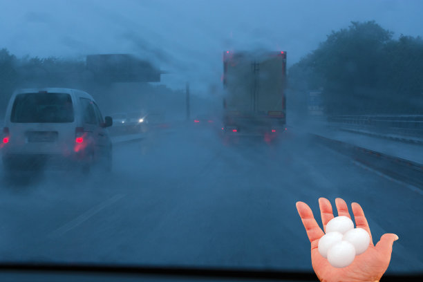 雨中背影