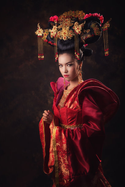 中式旗袍女子