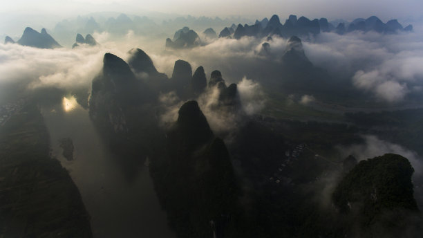 桂林漓江日出全景