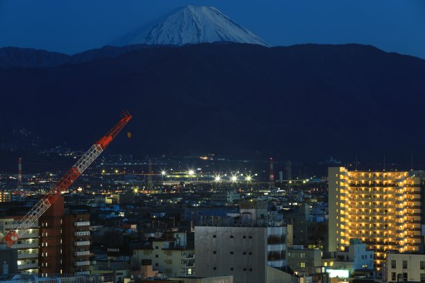 山梨县镇