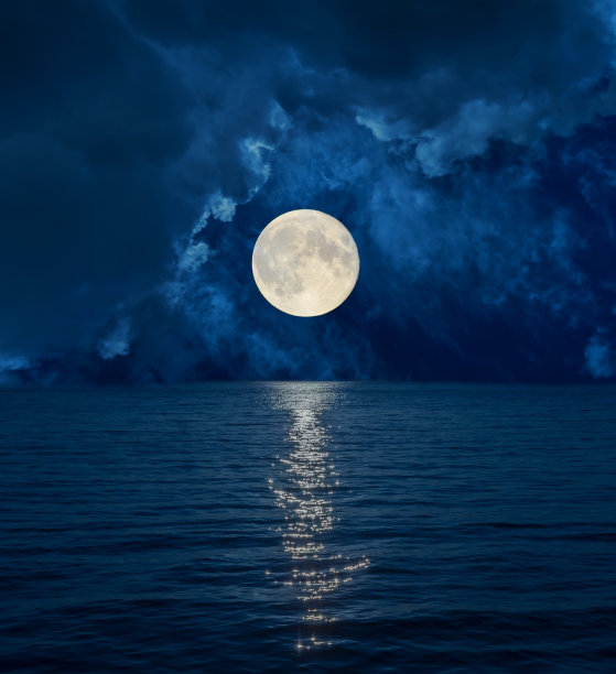 海上之月