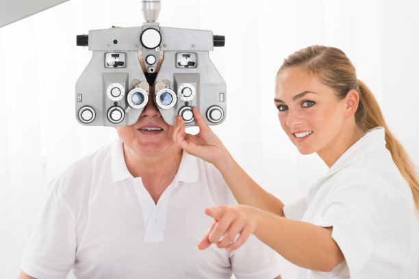 验光师或验光师和患者综合验光仪